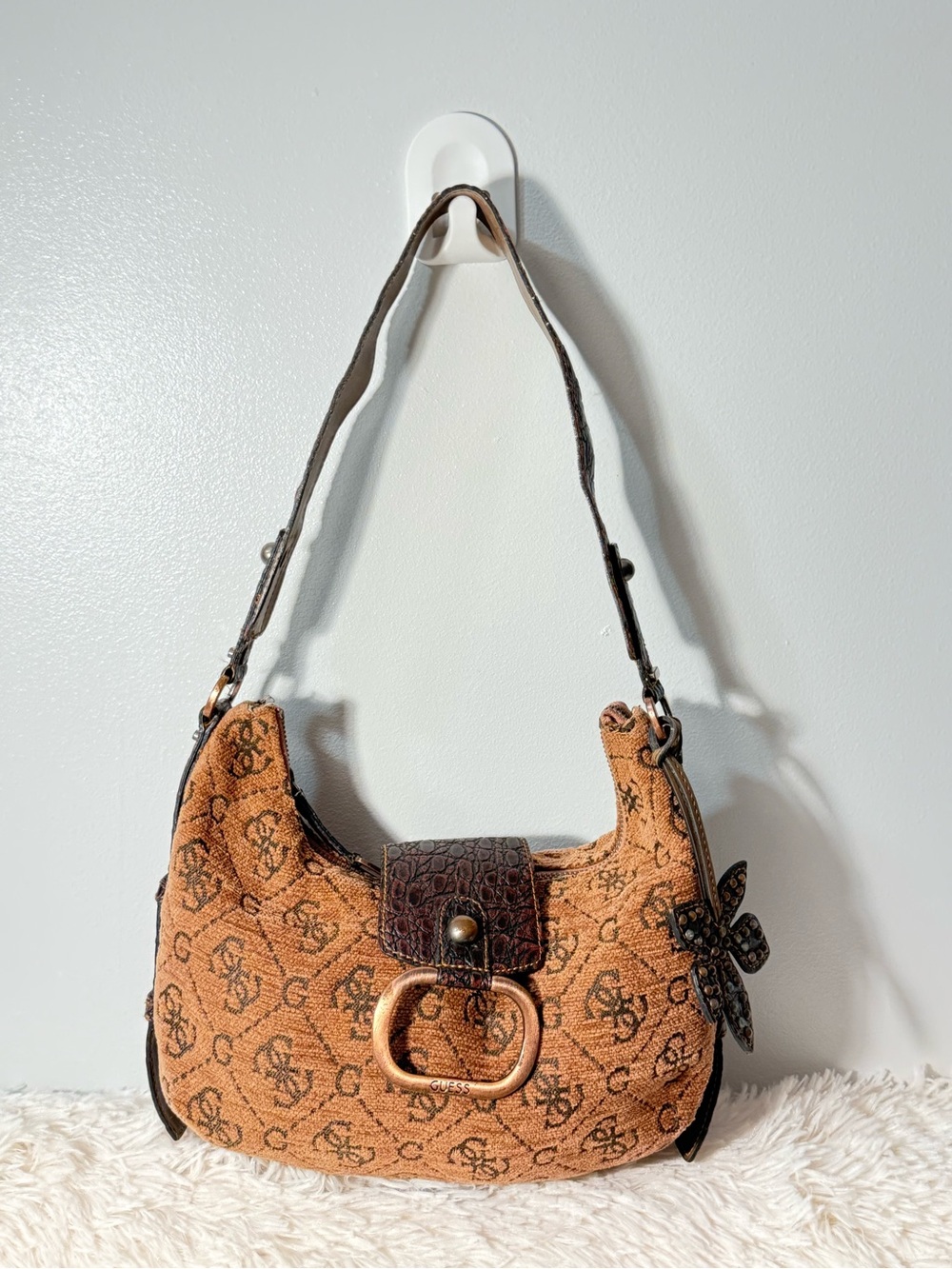 Vintage GUESS Y2K Monogram Hobo Bag ✨